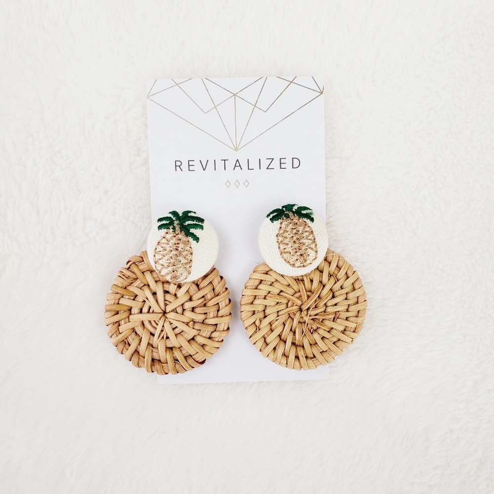 revitalized 》Earrings Mystery Box - Picture 6 of 8